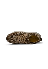 Leopard-print sneaker with a textured fabric upper, beige laces, cushioned sole, and a padded collar for comfort. Size 38.