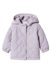 Světle fialová prošívaná bunda s kapucí, s knoflíkovým zapínáním a elastickými manžetami. Tkanina má jemnou strukturu a diamantový vzor.