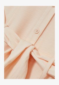 Unausgewählt, pink