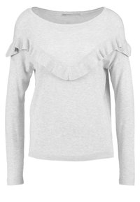 Jasnoszary sweter z dekoltem typu off-shoulder, posiadający szeroki falbaniasty kołnierz i długie rękawy. Miękki dzianinowy materiał z prążkowanymi akcentami.