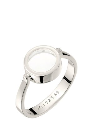 Silberner Ring mit einer runden klaren Steinfassung und graviertem Text "JGJ 925 Ag" auf dem inneren Ringband.