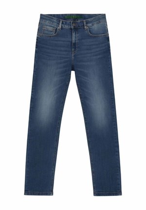 Jeans in denim blu con un design a gamba dritta, stile a cinque tasche, leggero scolorimento e un'etichetta verde del marchio sulla vita.