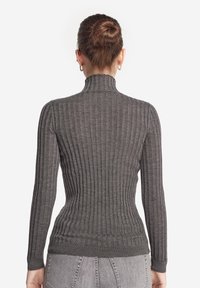 Falconeri Sweter