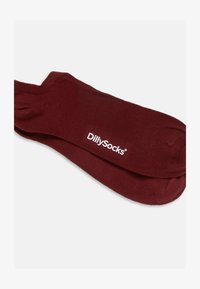 Niewybrane, short wine red