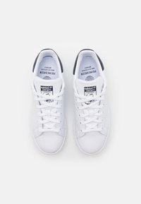 adidas Originals STAN SMITH UNISEX Trainers footwear white