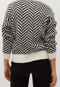 Mango Strickpullover - black