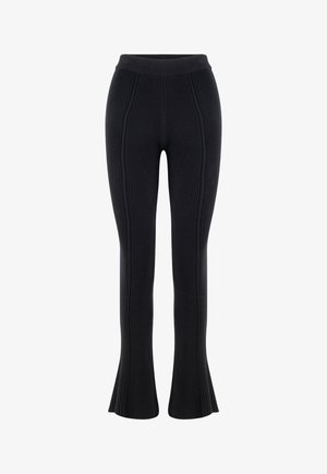 Benu, Broek - black