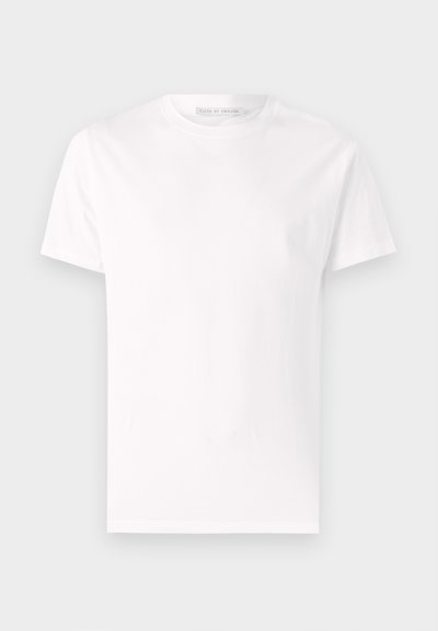 Bílé bavlněné tričko s krátkým rukávem, kulatým výstřihem a hladkou, jemnou texturou. Bez vzorů; jednoduchý design.