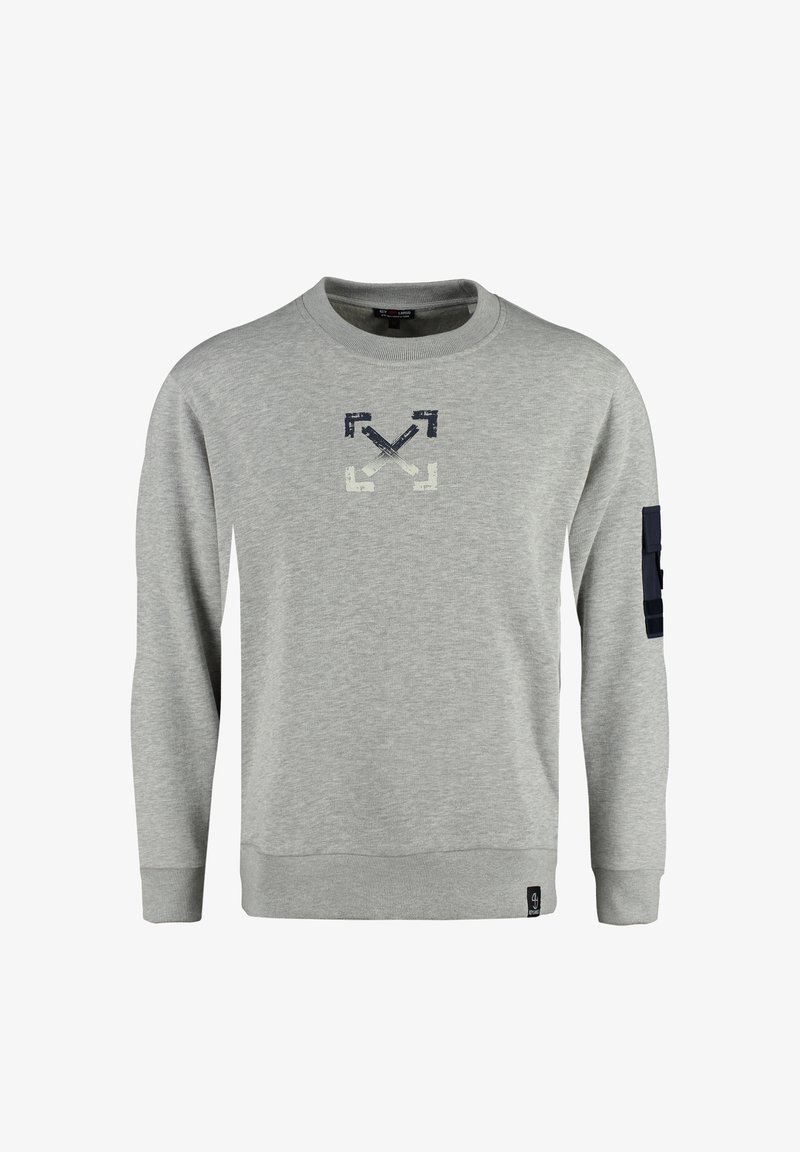 Sudadera gris hecha de una mezcla de algodón. Cuenta con cuello redondo, manga larga y un diseño gráfico en la parte delantera con una parche texturizado en la manga.