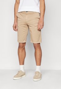 Lyle & Scott ANFIELD CHINO - Shorts - sand