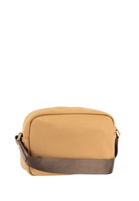 Borsa a tracolla in nylon color tortora con una texture liscia, chiusura superiore con zip e tracolla regolabile marrone. Presenta un design minimalista senza decorazioni.