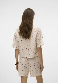 Vero Moda VMODETTE - Bluza - snow white