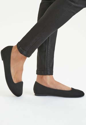 Friends Like These Ballerinat - black suedette