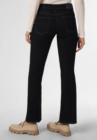 Cambio PARIS - Flared Jeans - rinsed