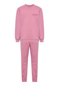 Rosa bomullströja och byxor set med långa ärmar, rund halsringning och elastiska ärmslut. Har en subtil logotyp på övre vänstra bröstområdet.