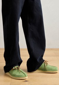 Non sélectionné, apple suede
