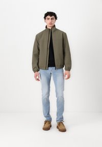 TOM TAILOR DENIM STAND UP COLLAR BLOUSON - Regnjakke / vandafvisende jakker - jungle soil green