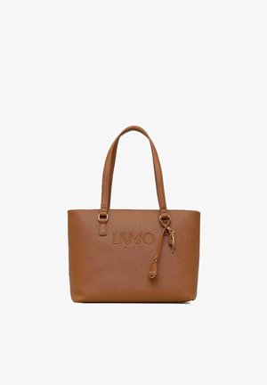 Brun læderhåndtaske med to håndtag, preget "LIU JO MILANO"-logo og lille dekorativ lås og nøgle fastgjort til en rem.