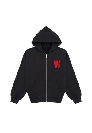 Sweat à capuche zippé noir avec poches avant et un "W" rouge brodé sur le côté gauche de la poitrine, présenté sur fond blanc.
