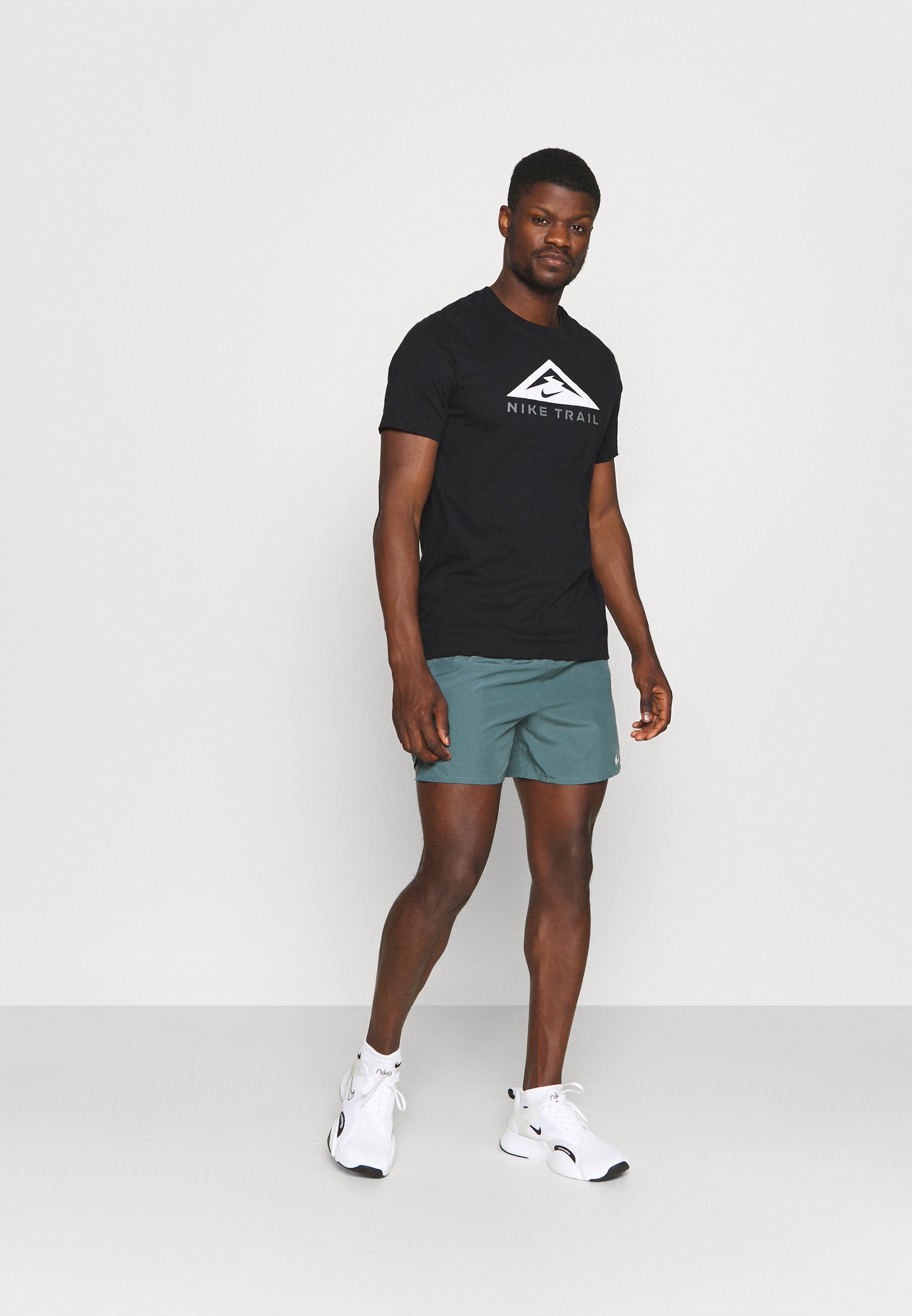 Nike Performance TEE TRAIL - T-shirt 