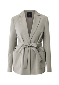 Blazer grigio chiaro con vita regolabile, due tasche anteriori, rever a punte e maniche lunghe; realizzato in tessuto liscio.