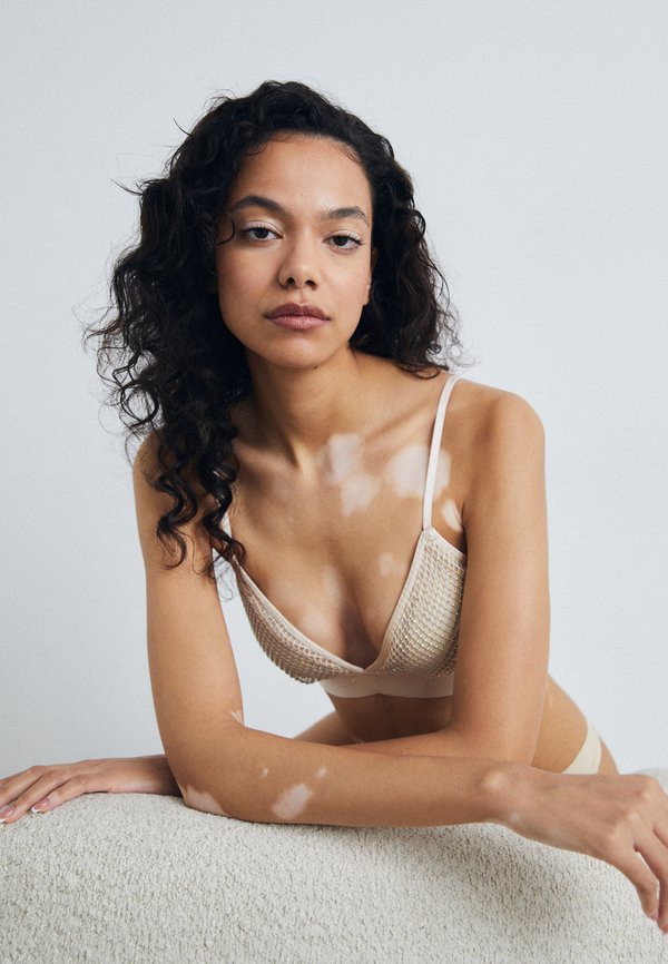 NORA - Triangle bra - light beige3