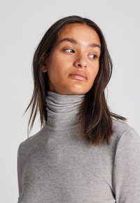 ANNA TURTLENECK - Top s dlhým rukávom - light grey melange