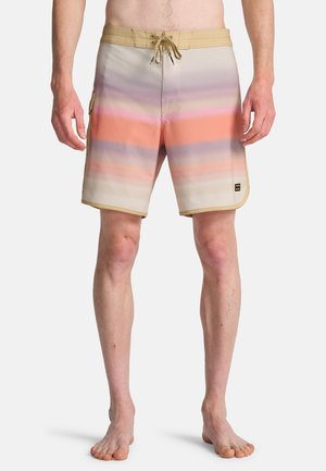 Costume da bagno a righe colorate nelle tonalità del rosa, arancione e beige. Dotato di vita con coulisse, tasca laterale e tessuto strutturato.