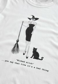 Next REGULAR FIT WICKED WITCH HALLOWEEN GRAPHIC  - T-shirt med print - white
