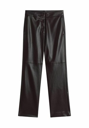 Zwarte neplederen broek met een rechte pijpdesign, voorzien van een soepele textuur en subtiele stikseldetails. Geen zichtbare hardwareaccenten.
