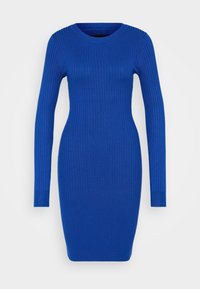 Geripptes Strickkleid in leuchtendem Blau mit langen Ärmeln, taillierter Silhouette, rundem Ausschnitt und mittellanger Länge bis zur Mitte des Oberschenkels. Gleichmäßige Struktur im gesamten Kleid.