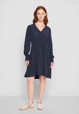 Marc O'Polo DRESS FEMININE SHAPED WRAP OPTIC LONG SLEEVES - Kasdienė suknelė - deep blue sea