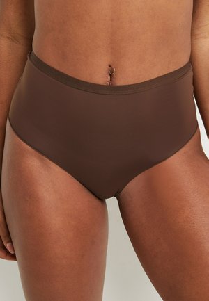 Mutande marroni a vita alta con texture liscia e cintura elastica. Presentano un design senza cuciture, adatte per l'uso quotidiano.