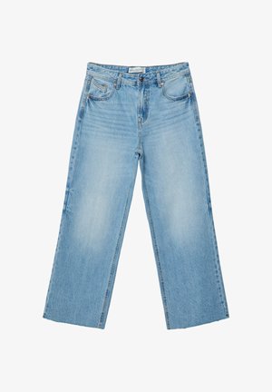 Lyseblå vidde jeans lavet af denim, med høj talje, fem lommer og en falmet vask med subtile whiskering-detaljer.