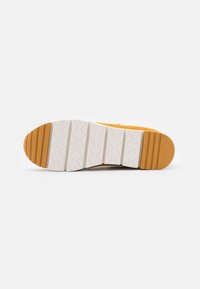 Marco Tozzi BY GUIDO MARIA KRETSCHMER - Sneaker low - saffron comb