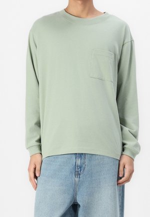 Long sleeved top - light green
