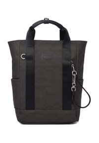 Sac à dos en toile gris foncé avec deux bretelles noires, une poche latérale, quincaillerie argentée et une poignée supérieure pour le transport. Design épuré et structuré.