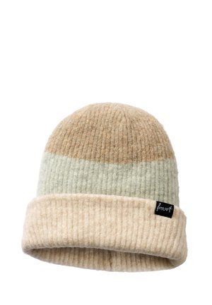 Gorro de punto acanalado suave con bloques de color horizontales en beige, gris claro y tostado, con un dobladillo y una pequeña etiqueta negra de la marca.
