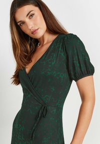 Long Tall Sally LEOPARD - Freizeitkleid - green