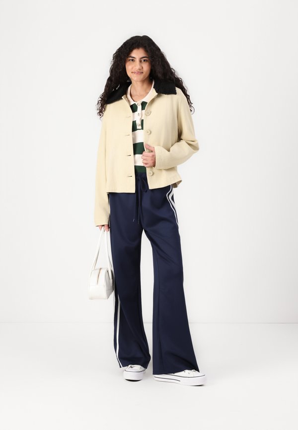 PCJACKIE JACKET - Light jacket - beige4