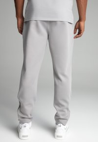 SIKSILK Træningsbukser - grey