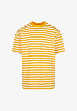 Żółta i biała w poziome paski koszulka z krótkim rękawem z żółtym okrągłym dekoltem, prezentowana na białym tle.