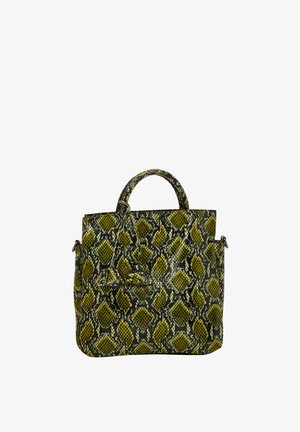 Torba tote w zielono-czarny wąż z podwójnymi uchwytami, teksturowaną powierzchnią i małą odpinaną kieszonką przymocowaną klamrą.