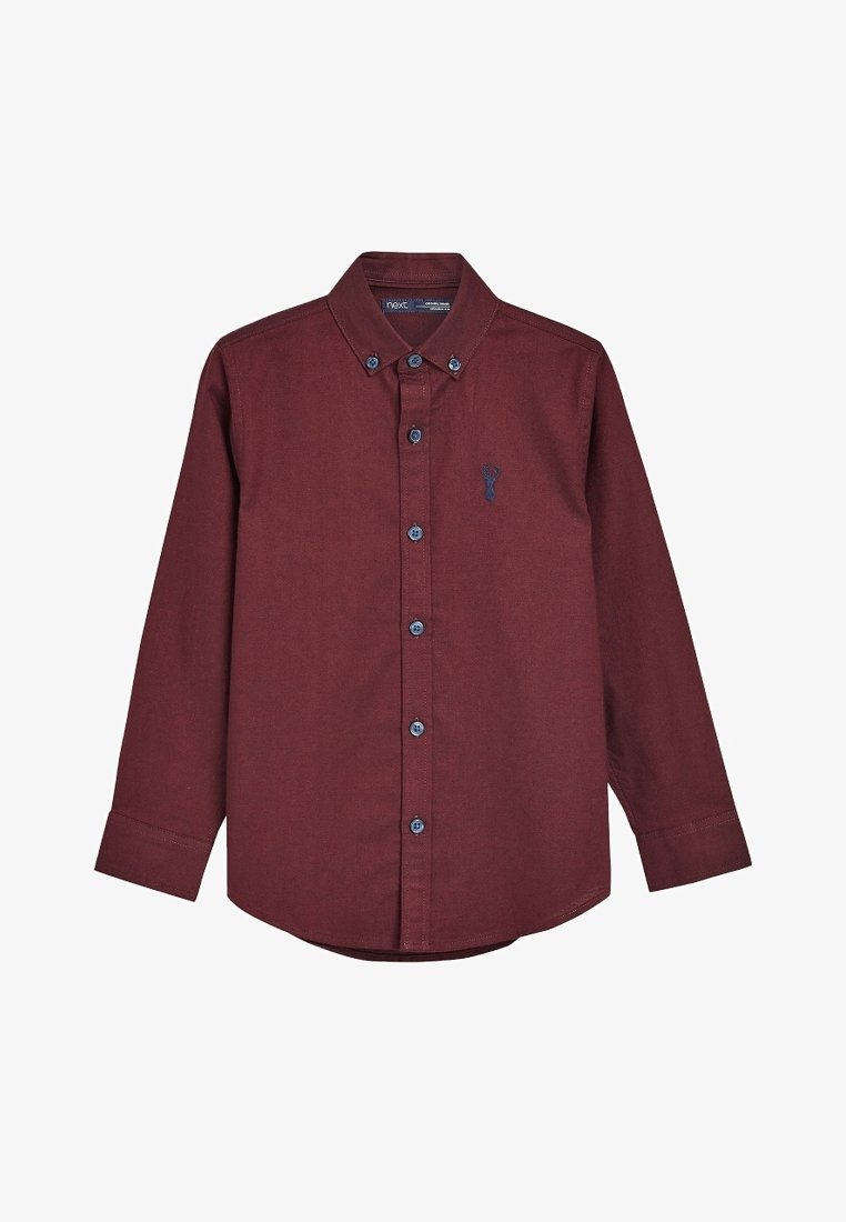 Chemise bordeaux à manches longues avec boutons et col, avec logo homard bleu foncé brodé sur la poitrine gauche.