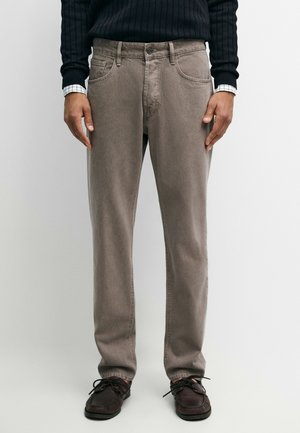Massimo Dutti, TAPERED FIT JEANS - Jean droit - light brown