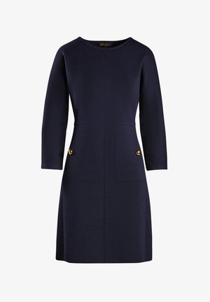 Robe bleu marine à manches trois-quarts, col rond, tissu texturé, deux poches avant et boutons dorés à la taille.