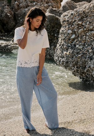 Kaffe, KAMALENA - Nohavice - ebbandflow mel chalk stripe