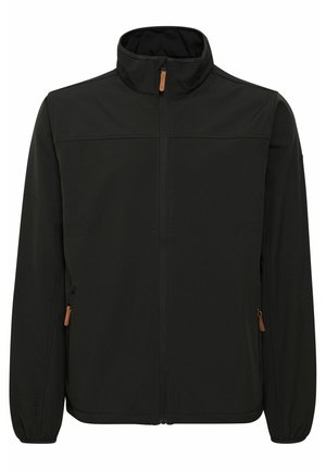 Fekete softshell dzseki álló gallérral, cipzáros elülső résszel és elasztikus mandzsettákkal; két oldalsó zsebbel rendelkezik, barna cipzárhúzókkal.