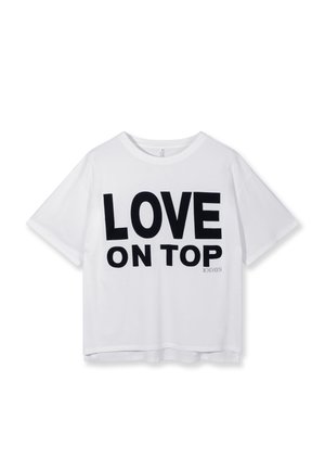 T-shirt blanc à manches courtes avec un grand texte noir "LOVE ON TOP" imprimé sur le devant et un petit logo "10DAYS" en dessous du texte.