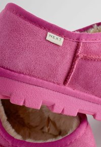 Next SHOOT REGULAR FIT - Domácí obuv - pink